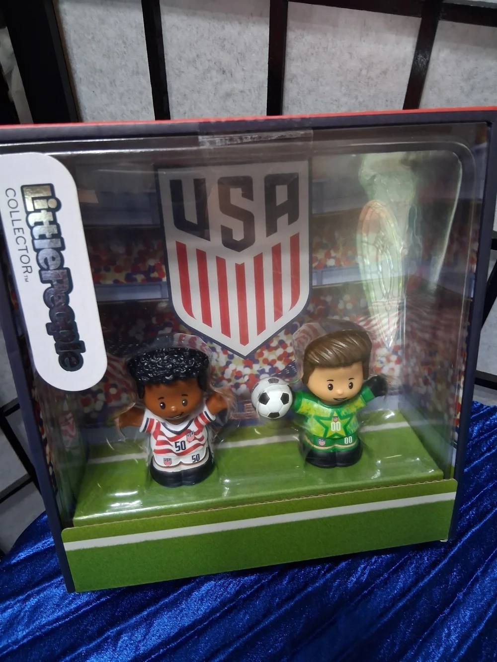 Little People USA Soccer Figures — Red & Green Team Pack